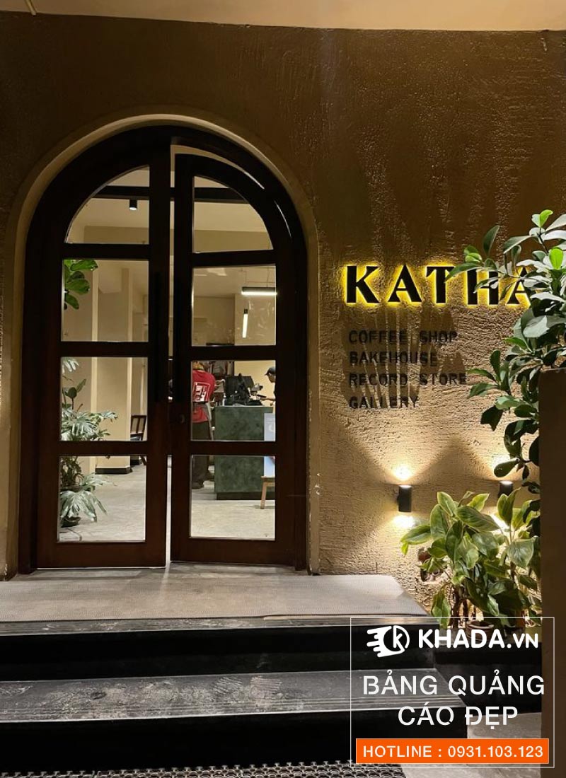 Mẫu bảng hiệu quán cà phê hiện đại | Khada Decor