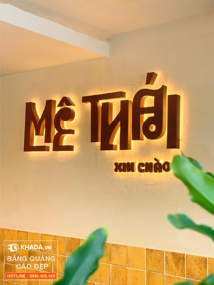 Bảng hiệu sơn rỉ sét có đèn | Khada Decor
