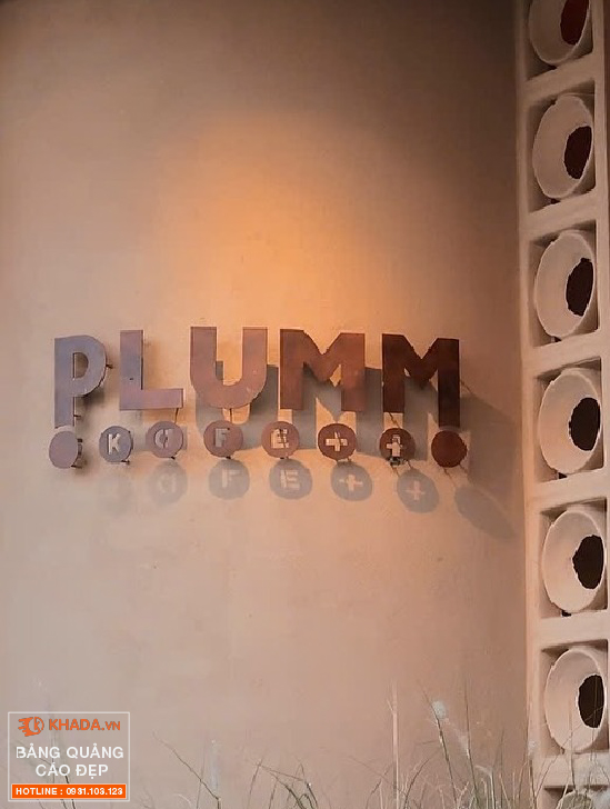 Chữ nổi gắn tương sơn rỉ sét quán cafe | Khada Decor
