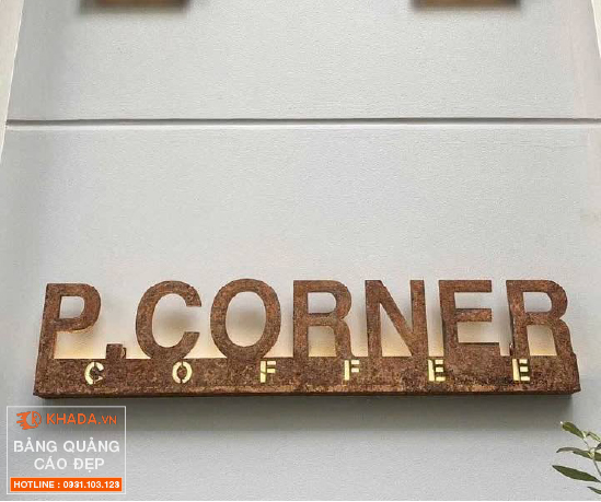 Chữ nổi sơn hiệu ứng rỉ sét P.CORNER COFFEE | Khada Decor