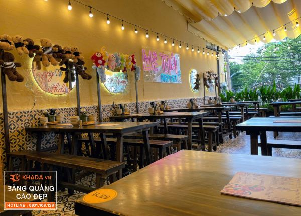 Chữ led neon trang trí nổi bật vào ban đêm | Khada Decor