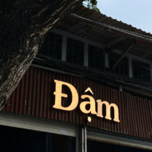 Bảng hiệu tôn sóng