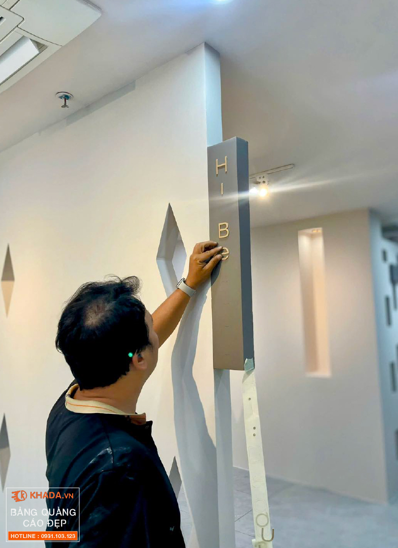 Thi công bảng hiệu salon tóc SEVEN HAIR SALON Quận 7