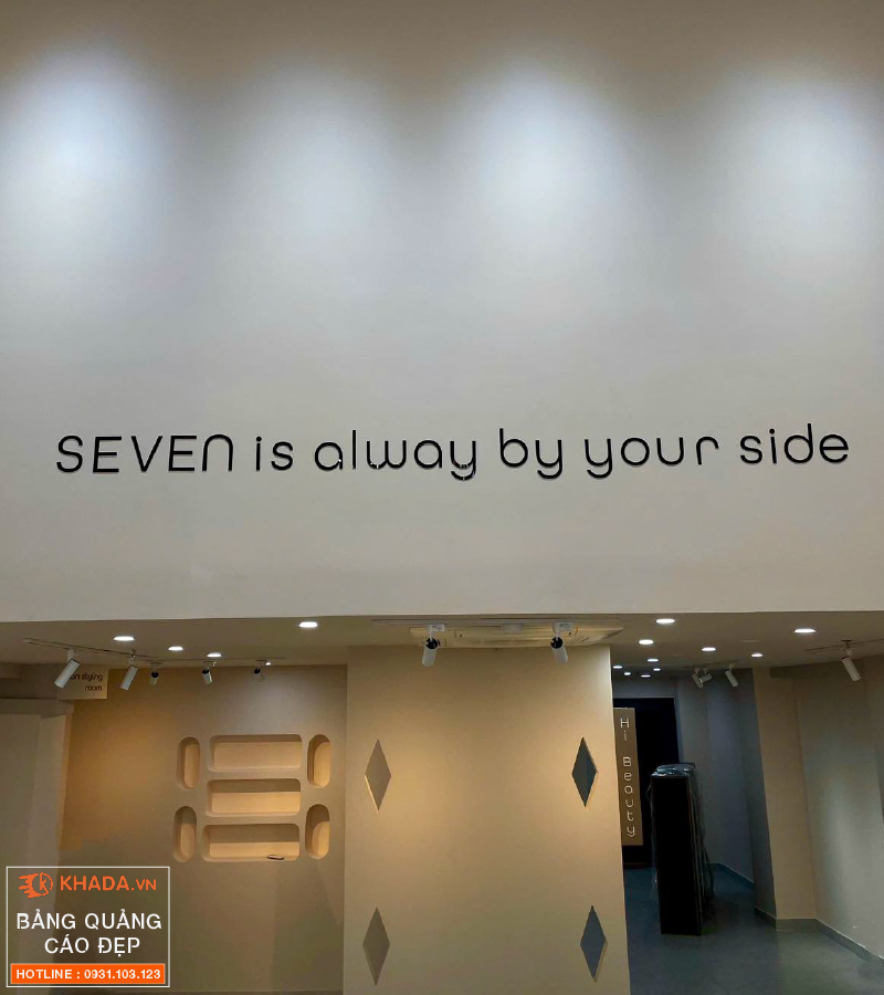 Thi công bảng hiệu salon tóc SEVEN HAIR SALON Quận 7