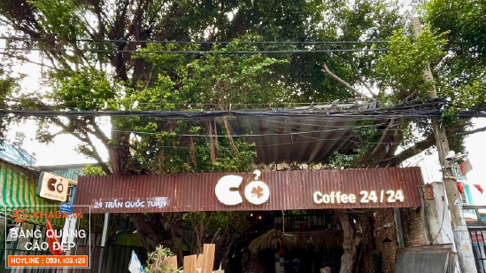 Thi công Chữ rỉ sét kết hợp cùng nền tôn rỉ sét- Cỏ Coffee 24/24 | Khada Decor