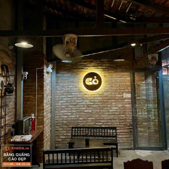 Thi công Chữ rỉ sét kết hợp cùng nền tôn rỉ sét- Cỏ Coffee 24/24