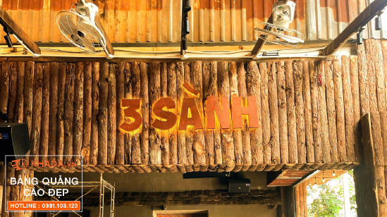 Decor bảng hiệu rỉ sét kết hợp LED vàng ấm quán 3 Sành Plus Quận 10