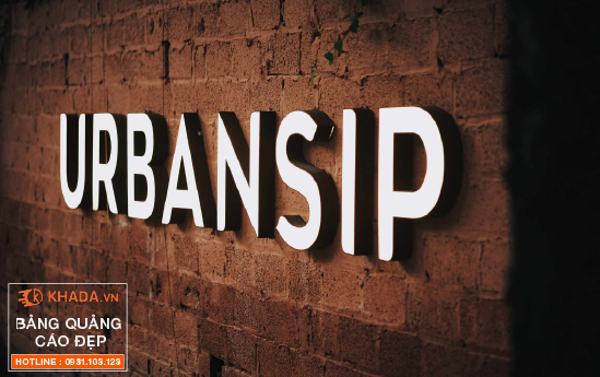 Decor Bảng Thép Rỉ Sét Cafe UrbanSip Thái Nguyên Dấu ẤN Thương Hiệu