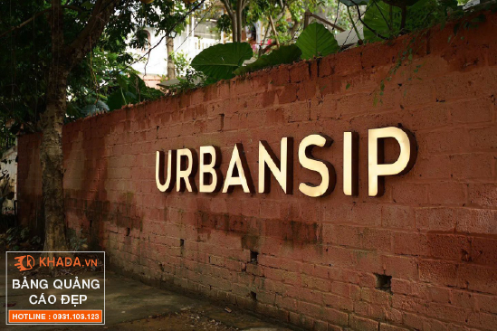 Decor Bảng Thép Rỉ Sét Cafe UrbanSip Thái Nguyên Dấu ẤN Thương Hiệu