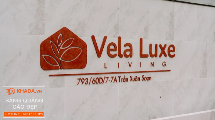 Decor bảng hiệu sơn rỉ sét dành cho dịch vụ lưu trú hiện đại