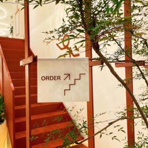 KHADA DECOR – Đối Tác Thi Công Bảng Hiệu Được Tea Joy Tin Tưởng