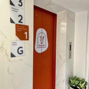 KHADA DECOR – Đối Tác Thi Công Bảng Hiệu Được Tea Joy Tin Tưởng