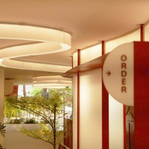 KHADA DECOR – Đối Tác Thi Công Bảng Hiệu Được Tea Joy Tin Tưởng