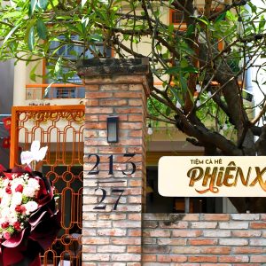 Bảng hiệu hộp đèn hiệu ứng rỉ sét Tiệm Cà Hê Phiên Xắc