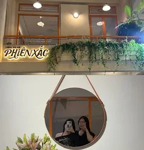 Bảng hiệu hộp đèn hiệu ứng rỉ sét Tiệm Cà Hê Phiên Xắc