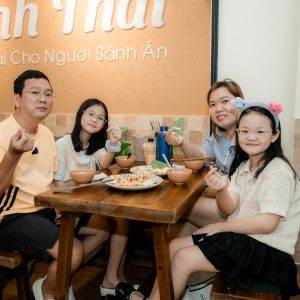 Decor Bảng Hiệu Chữ Nổi Quán Ăn Sành Thái