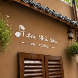 Decor Bảng Hiệu Gỉ Sét Tiệm Nhà Nâu Không Gian Ấm Áp Và Gần Gũi