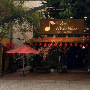 Decor Bảng Hiệu Gỉ Sét Tiệm Nhà Nâu Không Gian Ấm Áp Và Gần Gũi