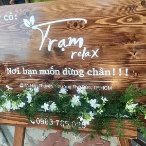Bảng hiệu chữ nổi sơn rỉ sét Trạm Relax x Khada Decor