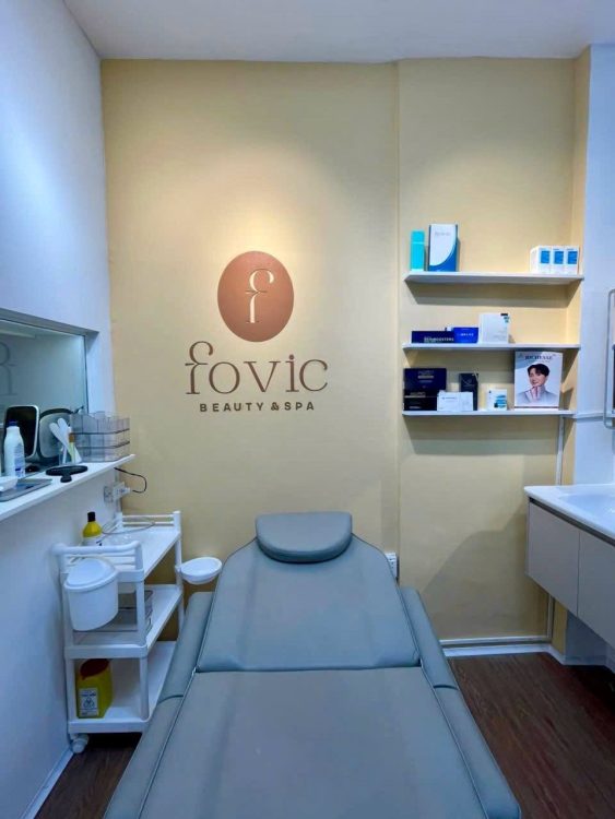Thi công chữ nổi rỉ sét bảng hiệu Fovic Beauty & Spa Phú Nhuận