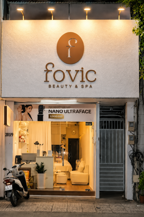 Thi công chữ nổi rỉ sét bảng hiệu Fovic Beauty & Spa Phú Nhuận