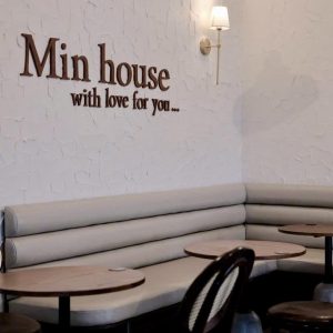 Bảng hiệu chữ nổi sơn rỉ sét | KHADA Decor