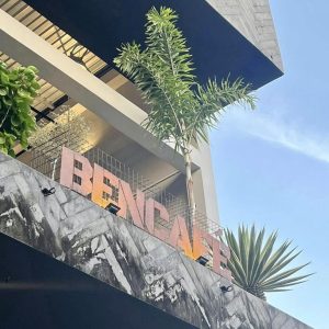 Bảng hiệu chữ nổi sơn rỉ sét | KHADA Decor