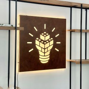 Bảng hiệu Hộp đèn sơn rỉ sét | KHADA Decor