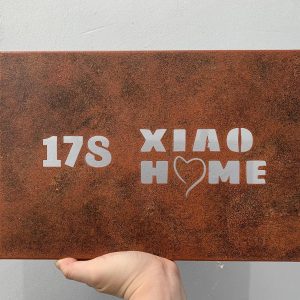 Bảng hiệu Hộp đèn sơn rỉ sét | KHADA Decor