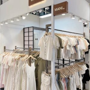 Bảng hiệu Hộp đèn sơn rỉ sét | KHADA Decor