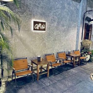 Bảng hiệu Hộp đèn sơn rỉ sét | KHADA Decor
