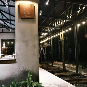 Bảng hiệu Hộp đèn sơn rỉ sét | KHADA Decor