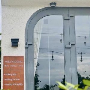 Bảng hiệu Hộp đèn sơn rỉ sét | KHADA Decor