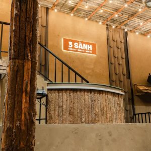 Bảng hiệu Hộp đèn sơn rỉ sét | KHADA Decor