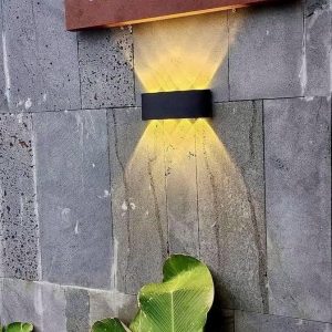 Bảng hiệu Hộp đèn sơn rỉ sét | KHADA Decor