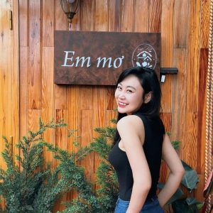 Bảng hiệu Hộp đèn sơn rỉ sét | KHADA Decor