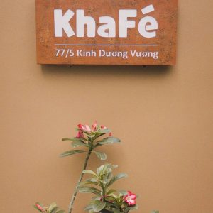 Bảng hiệu Hộp đèn sơn rỉ sét | KHADA Decor
