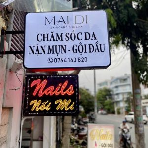 Hộp đèn mica hút nổi - bảng vẫy quảng cáo | KHADA Decor
