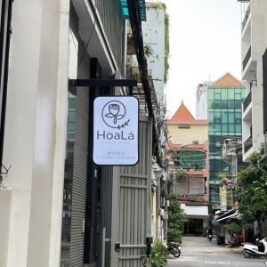 Hộp đèn mica hút nổi - bảng vẫy quảng cáo | KHADA Decor