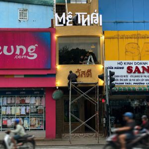 Đằng sau một bảng hiệu đẹp là sự tỉ mỉ của người thợ decor