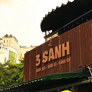 Thi công bảng hiệu tôn sóng (tole) sơn rỉ sét | KHADA Decor