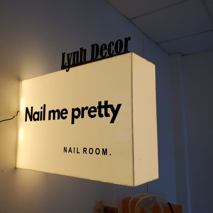 30+ Mẫu Hộp Đèn Mica Không Viền Nail Đẹp Sang Trọng Và Hiện Đại