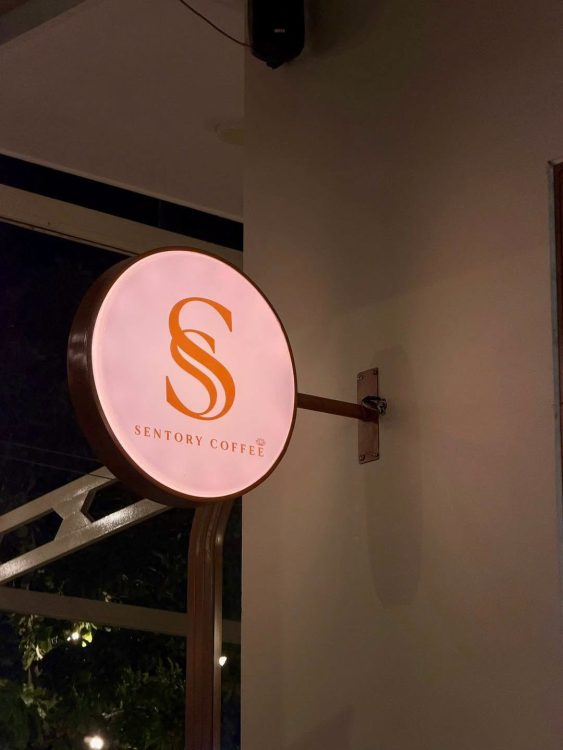 Bảng Hiệu Chữ Nổi Rỉ Sét Hộp Đèn Sentory Coffee Đà Nẵng
